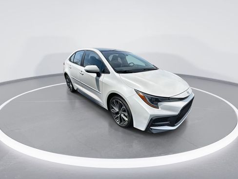 Used 2021 Toyota Corolla SE image 2