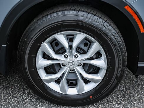 Used 2025 Honda CR-V LX image 17