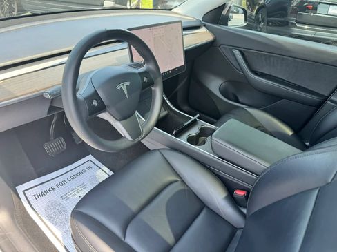 Used 2021 Tesla Model Y Long Range AWD/4WD image 7