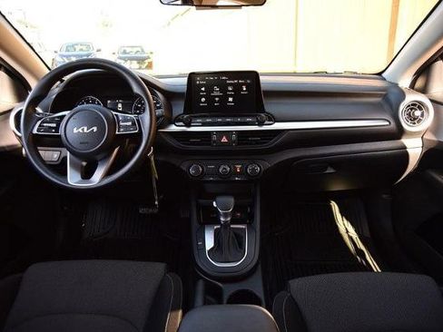 Used 2024 Kia Forte LXS image 8