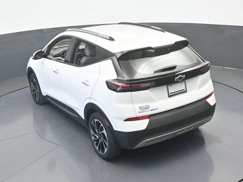 Used 2023 Chevrolet Bolt EUV Premier image 61