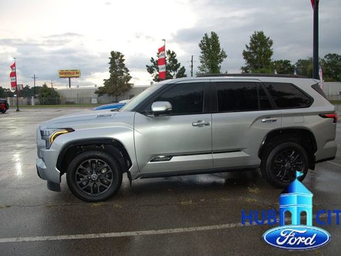 Used 2024 Toyota Sequoia Platinum AWD/4WD image 2