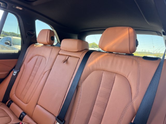 Used 2021 BMW X5 sDrive40i w/ Premium Package RWD image 15