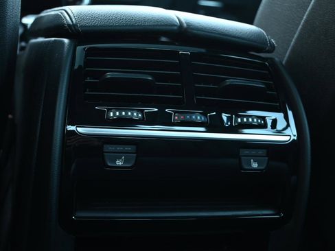 Used 2019 BMW 530i xDrive image 24