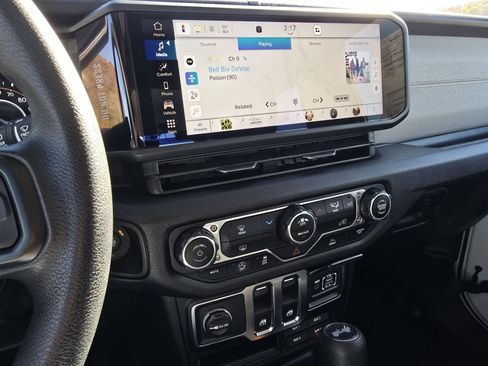 Used 2025 Jeep Wrangler Sport image 22