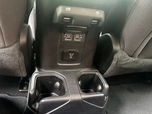 Used 2020 Jeep Wrangler Unlimited Sahara AWD/4WD image 23