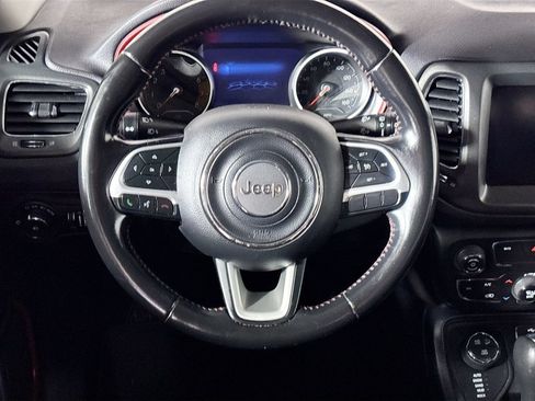 Used 2020 Jeep Compass Trailhawk AWD/4WD image 13