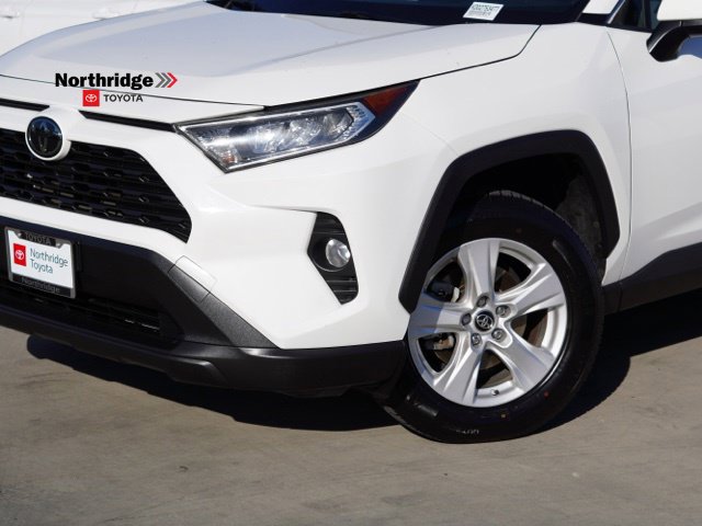 Used 2019 Toyota RAV4 XLE w/ Carpet Mat Package FWD image 5