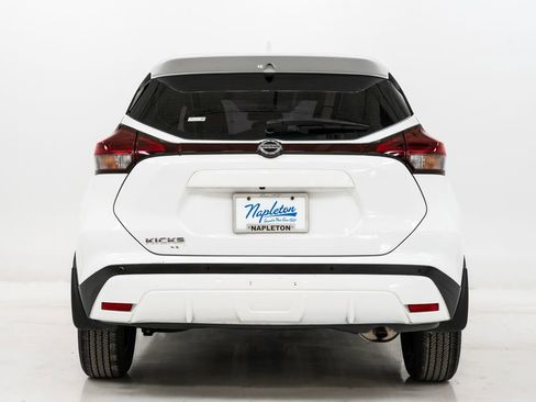 Used 2021 Nissan Kicks S image 26