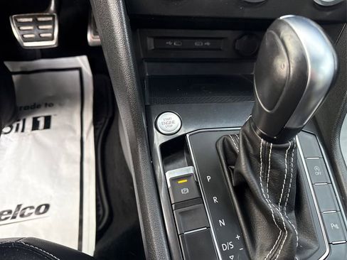 Used 2021 Volkswagen Tiguan SE R-Line image 36