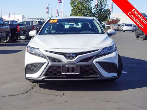 Certified 2023 Toyota Camry SE image 3
