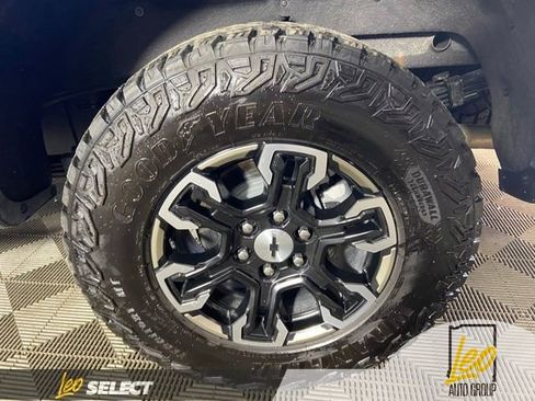 Used 2023 Chevrolet Silverado 1500 ZR2 w/ Technology Package AWD/4WD image 29