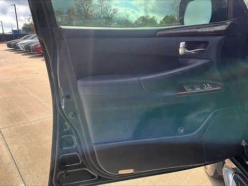 Used 2013 Lexus LX 570 4WD image 21