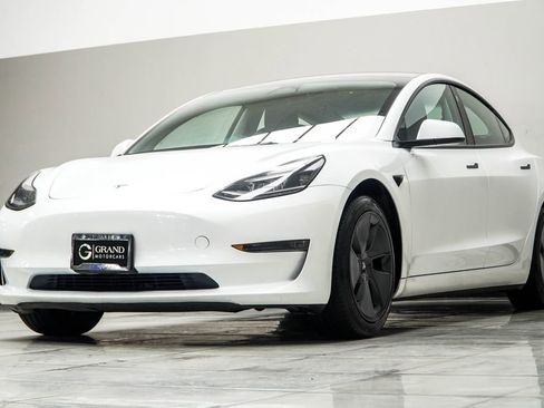 Used 2023 Tesla Model 3 Standard Range image 36