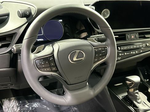 Used 2023 Lexus ES 350 image 17