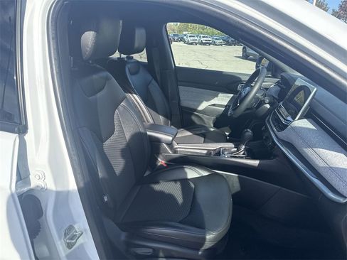 Used 2024 Jeep Compass Latitude image 23