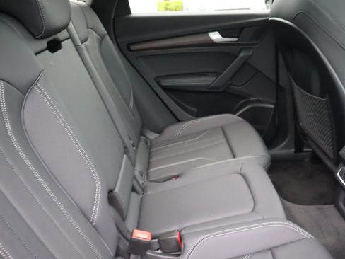 Used 2024 Audi Q5 e Premium Plus w/ Premium Plus Package image 14