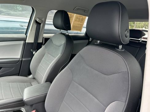 Certified 2022 Volkswagen Taos SE AWD/4WD image 22