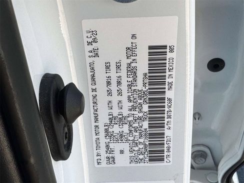 Used 2023 Toyota Tacoma TRD Off-Road image 27