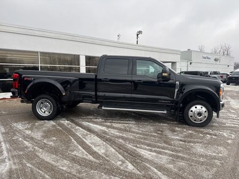 Used 2023 Ford F450 Lariat w/ Tow Technology Package image 2