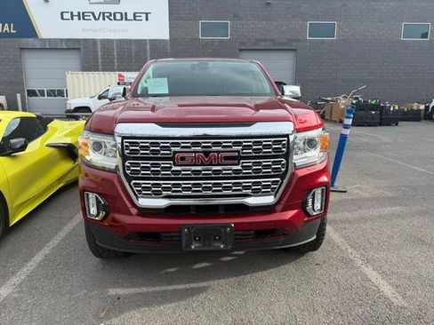 Used 2021 GMC Canyon Denali image 2