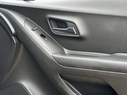 Used 2022 Chevrolet Trax LT w/ Driver Confidence Package AWD/4WD image 25