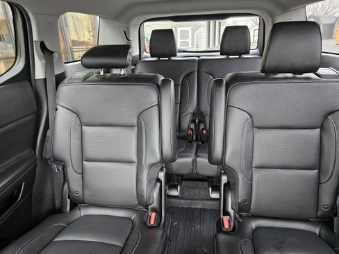 Used 2019 GMC Acadia SLT AWD/4WD image 16