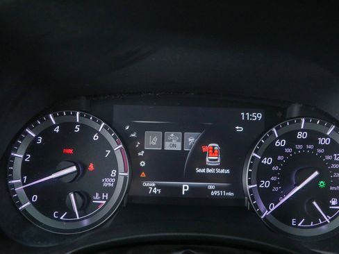 Used 2021 Toyota Highlander XLE FWD image 15