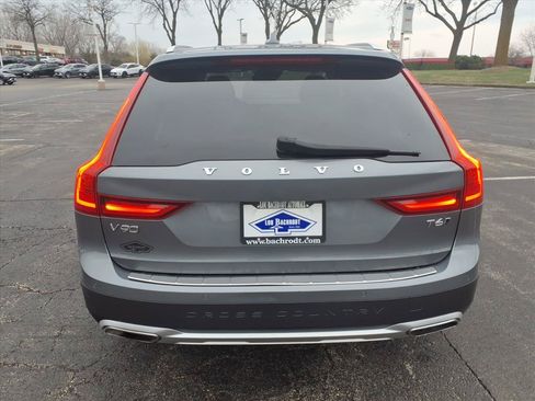 Used 2018 Volvo V90 T6 Cross Country w/ Convenience Package AWD/4WD image 6