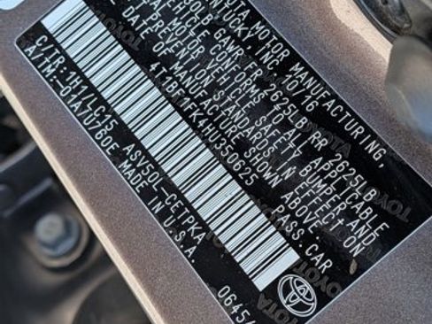 Used 2017 Toyota Camry XSE w/ Moonroof Package image 29