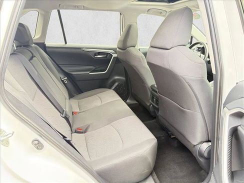 Used 2019 Toyota RAV4 XLE w/ Carpet Mat Package AWD/4WD image 15