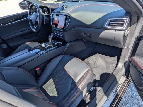 Used 2023 Porsche Taycan image 13