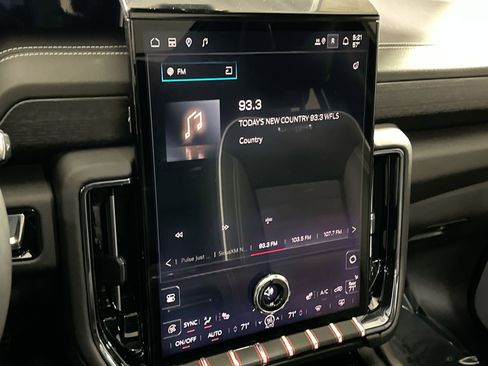 Used 2025 GMC Yukon AT4 Ultimate w/ LPO, Illumination Package image 22