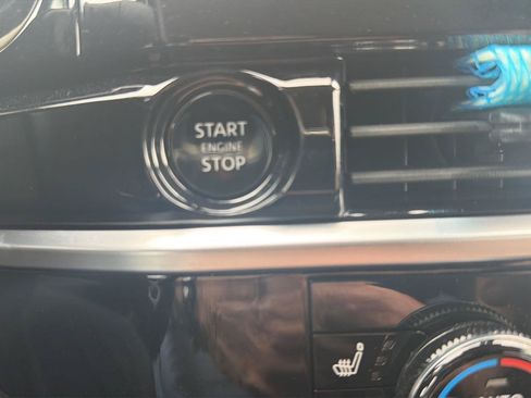 Used 2025 Nissan Pathfinder SV AWD/4WD image 9