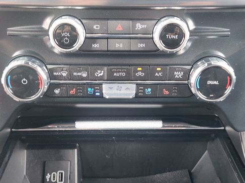 Certified 2025 Ford F150 Lariat AWD/4WD image 19