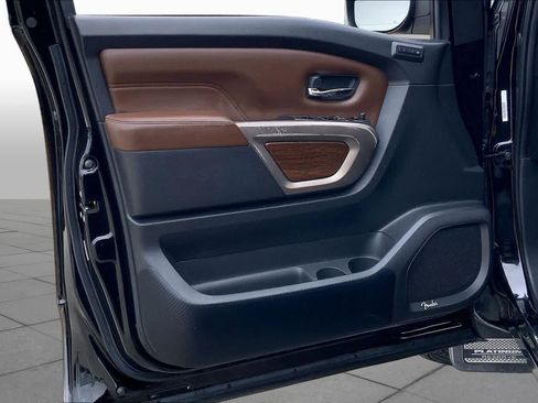 Used 2023 Nissan Titan Platinum Reserve w/ Moonroof Package AWD/4WD image 22