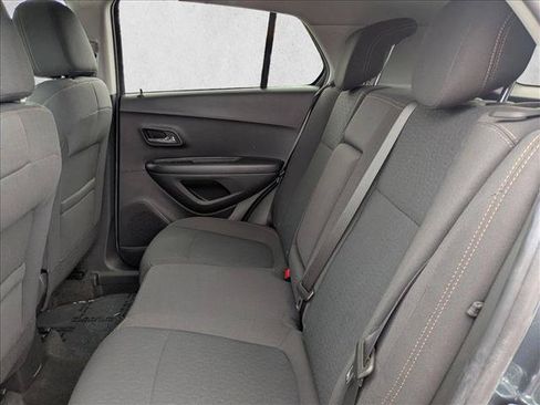 Used 2022 Chevrolet Trax LS w/ Tint and Cruise Package AWD/4WD image 17