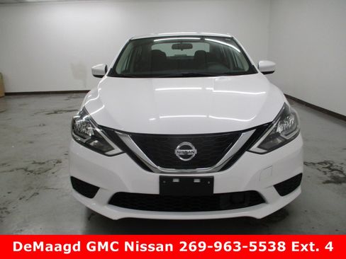 Used 2019 Nissan Sentra SV image 2