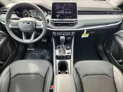 New 2026 Jeep Compass Latitude image 19