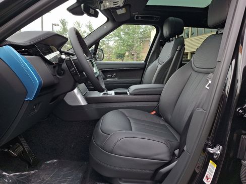 New 2025 Land Rover Range Rover SE image 11