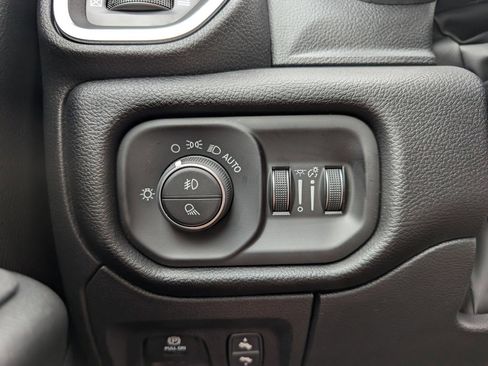 New 2026 RAM 1500 4x4 Crew Cab image 36