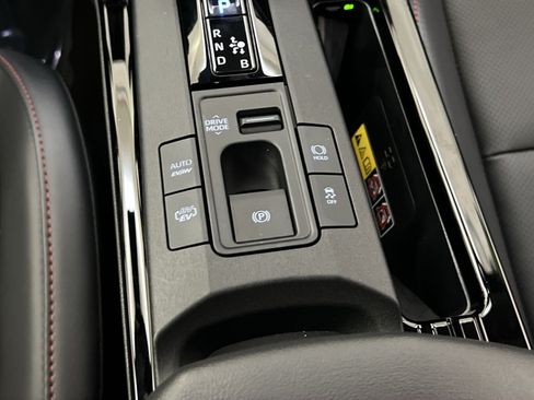 Used 2026 Toyota Prius Plug-In Hybrid FWD image 31