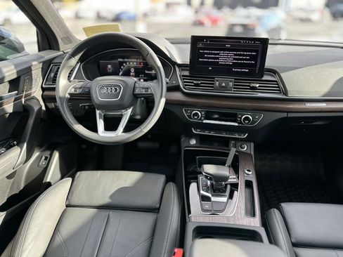 Certified 2025 Audi Q5 2.0T Premium Plus image 11