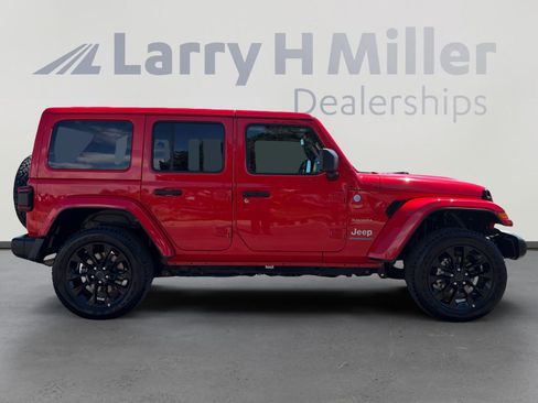 Used 2024 Jeep Wrangler Unlimited Sahara AWD/4WD image 6