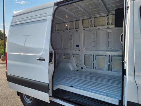 New 2025 Mercedes-Benz Sprinter 2500 image 15