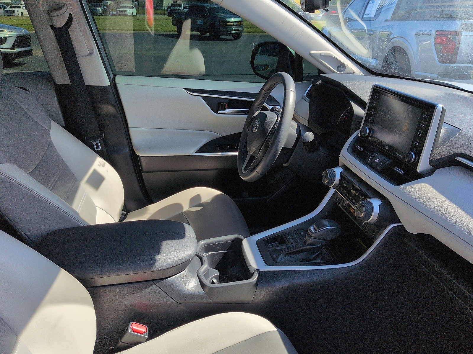 Used 2019 Toyota RAV4 XLE Premium w/ Advanced Technology Package AWD/4WD image 10