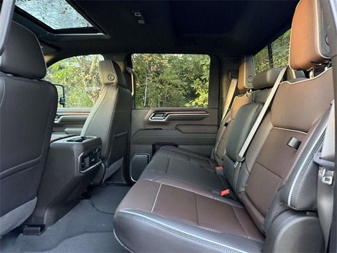 New 2026 GMC Sierra 2500 Denali w/ Denali Reserve Package image 9