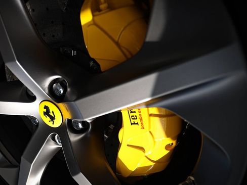 Certified 2025 Ferrari 12Cilindri RWD image 14
