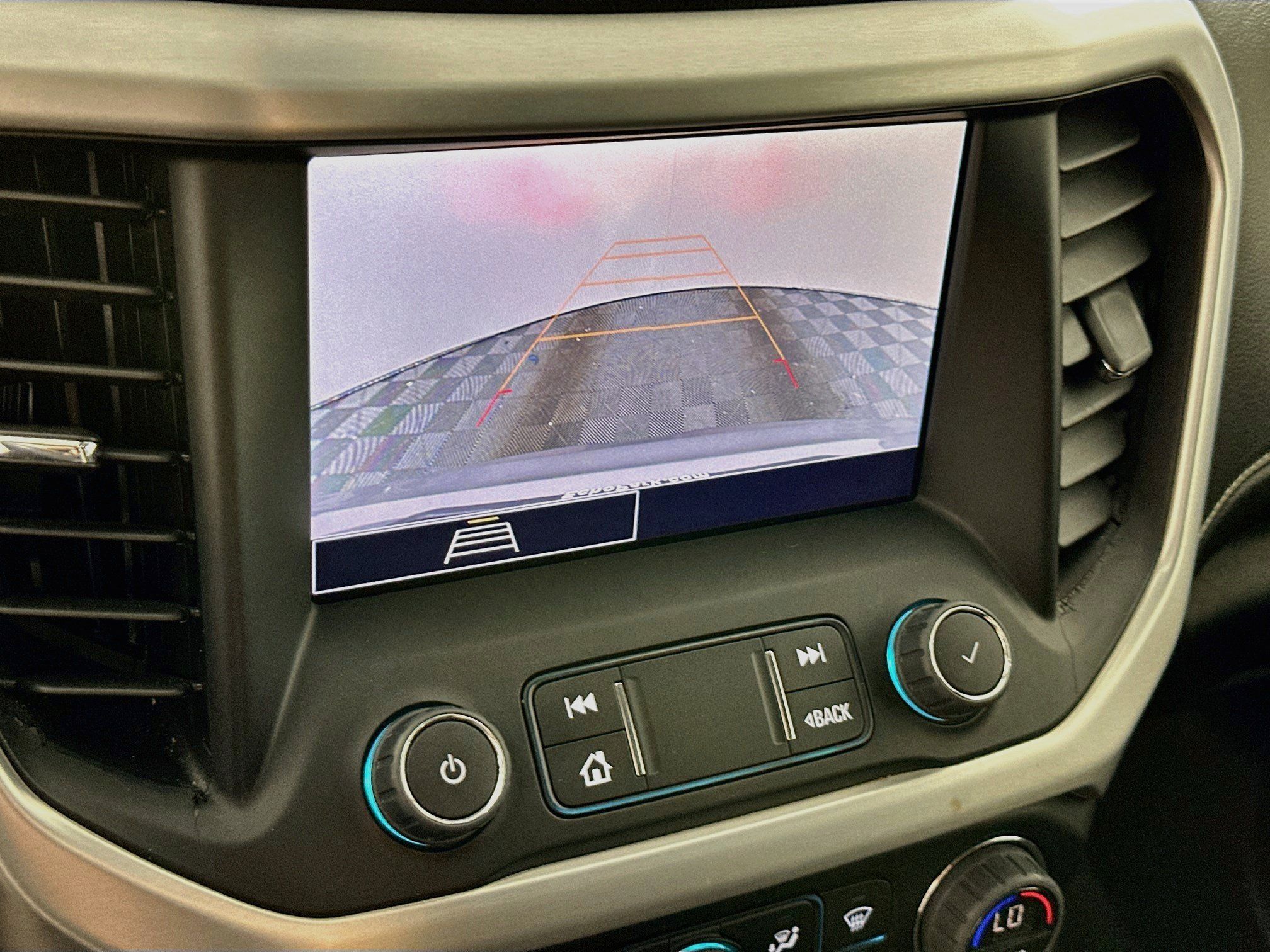 Used 2023 GMC Acadia SLE FWD image 22
