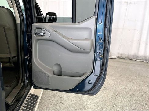 Used 2019 Nissan Frontier SV image 23